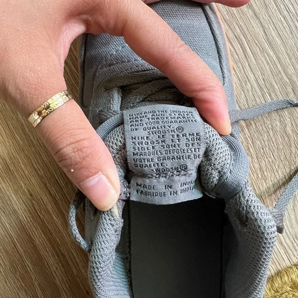 Nike Air Force 1 LV8 size 3Y US UK 2.5 EUR 35 - Picture 6 of 7